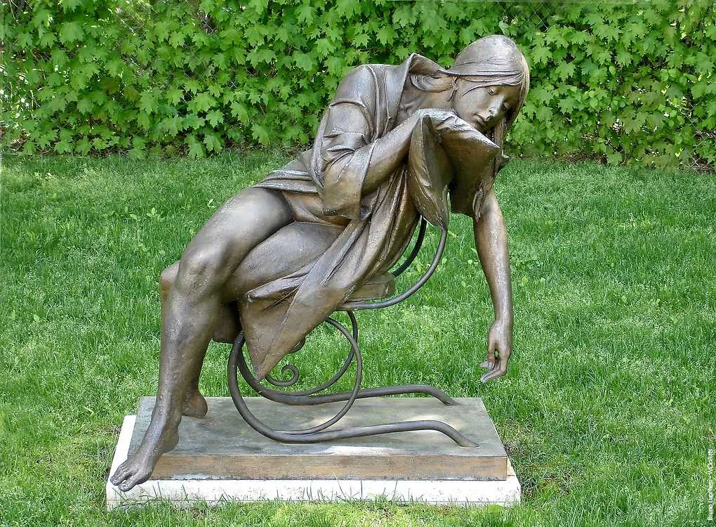 Sculpture by Bruno Lucchesi
